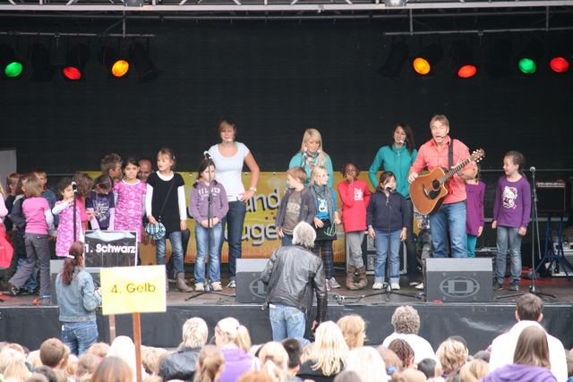 gal/2010/2010 Saitentwist Weltkindertag Burgplatz Essen 20.09.JugendhilfegGmbH Essen/2010 Saitentwist Weltkindertag Burgplatz Jugend Hilfe gGm20.09. 007.jpg